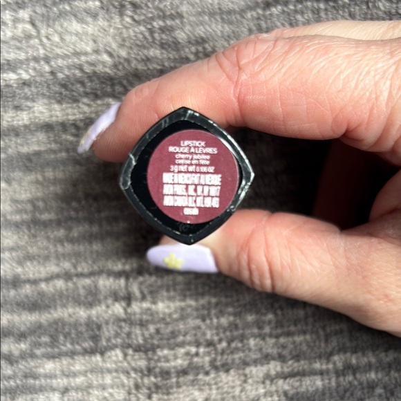 Avon True Color Lipstick - Picture 2 of 2